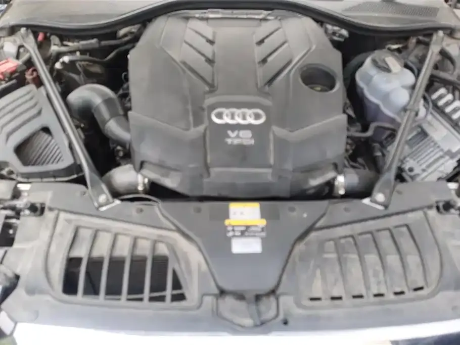 Audi A8 2023 из CN, фото 2