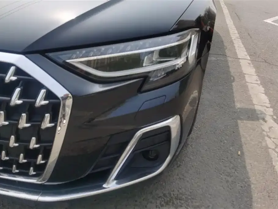 Audi A8 2023 из CN, фото 8