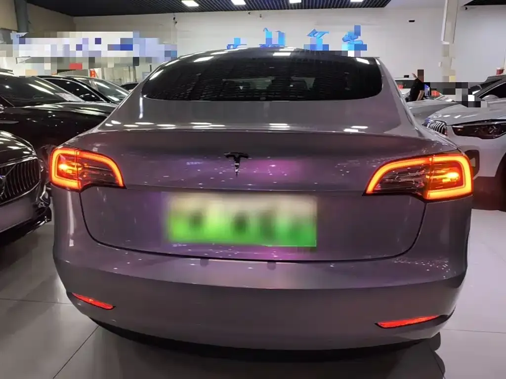 Tesla Model 3 — фото 4