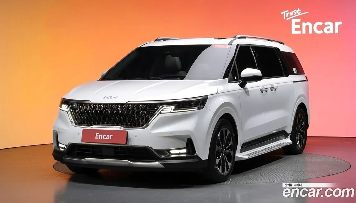 Kia Carnival Gasoline 9-Seater Signature 1