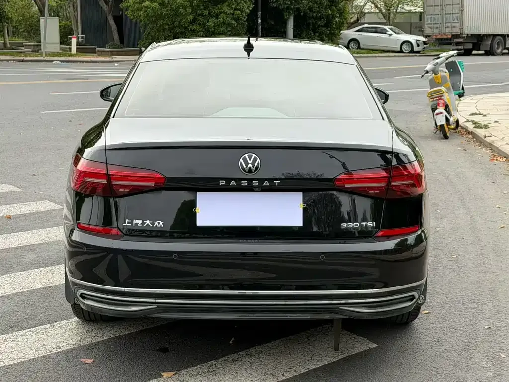 Volkswagen Passat — фото 6