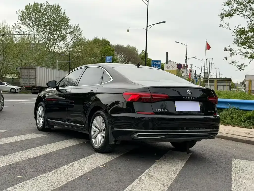 Volkswagen Passat — фото 5