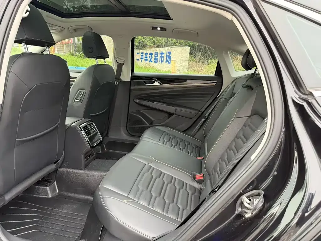 Volkswagen Passat — фото 2