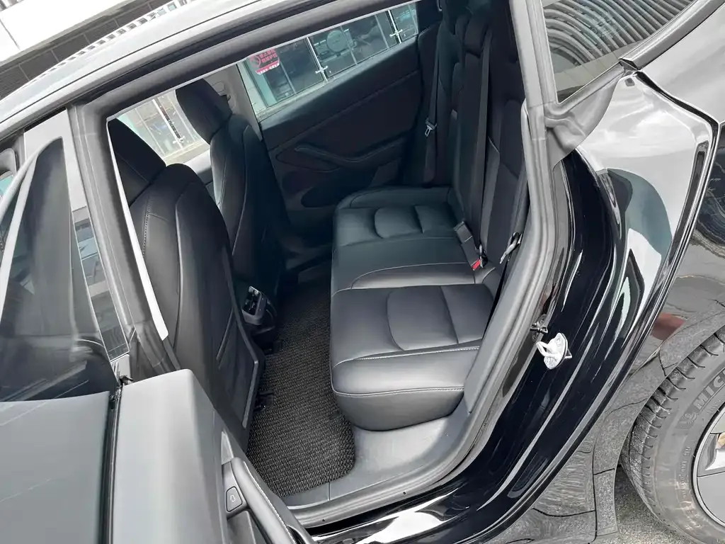 Tesla Model 3 — фото 6