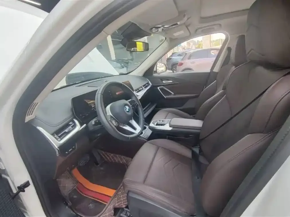 BMW iX1 2025 из CN, фото 6
