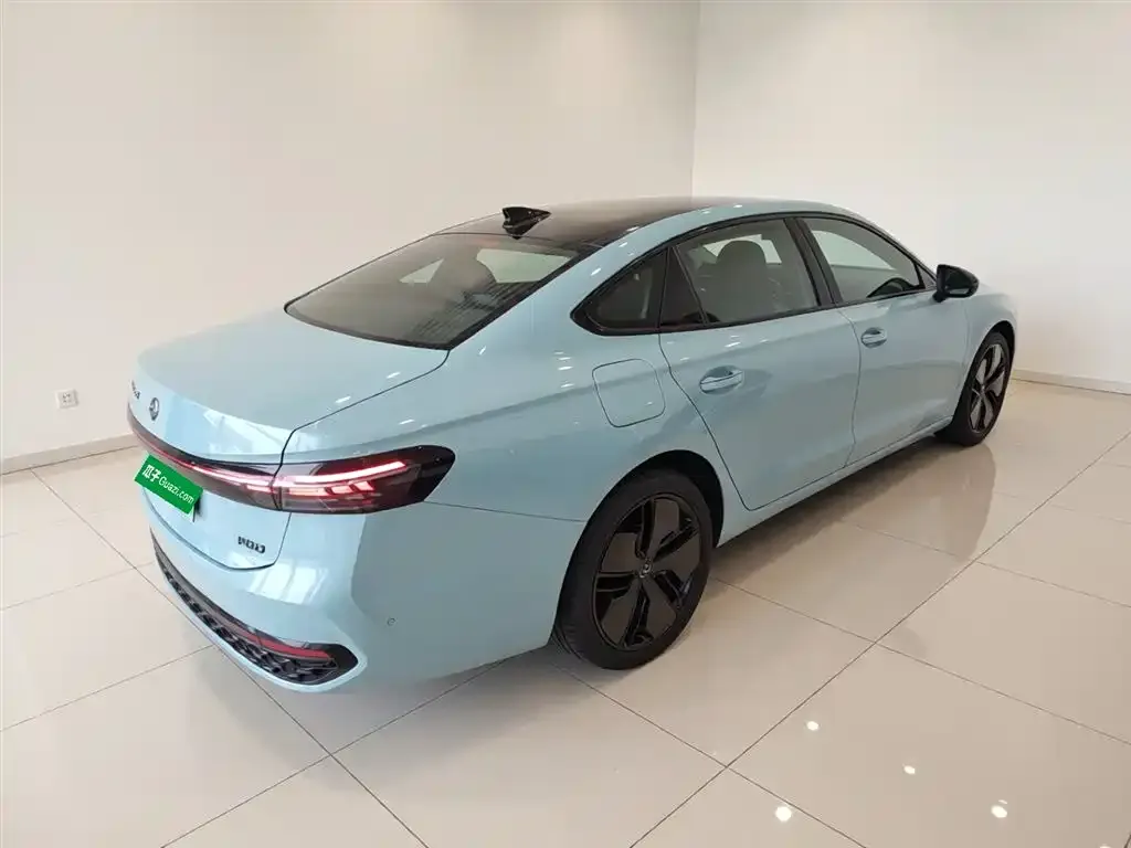 Volkswagen Passat 2024 из CN, фото 2
