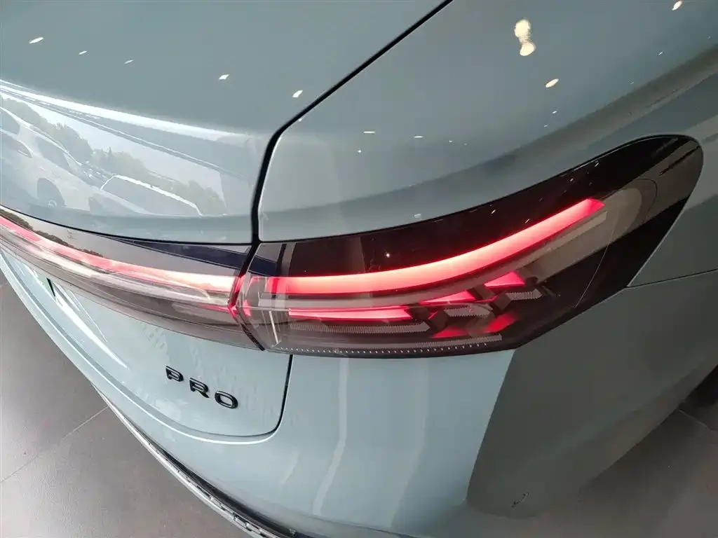 Volkswagen Passat 2024 из CN, фото 3