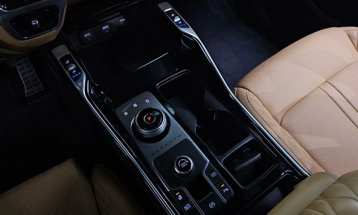 Kia Sorento — фото 6