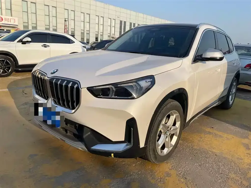 BMW X1 — фото 1