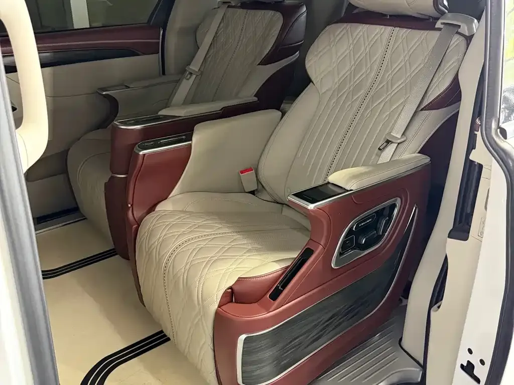 Buick GL8 2021 из CN, фото 7