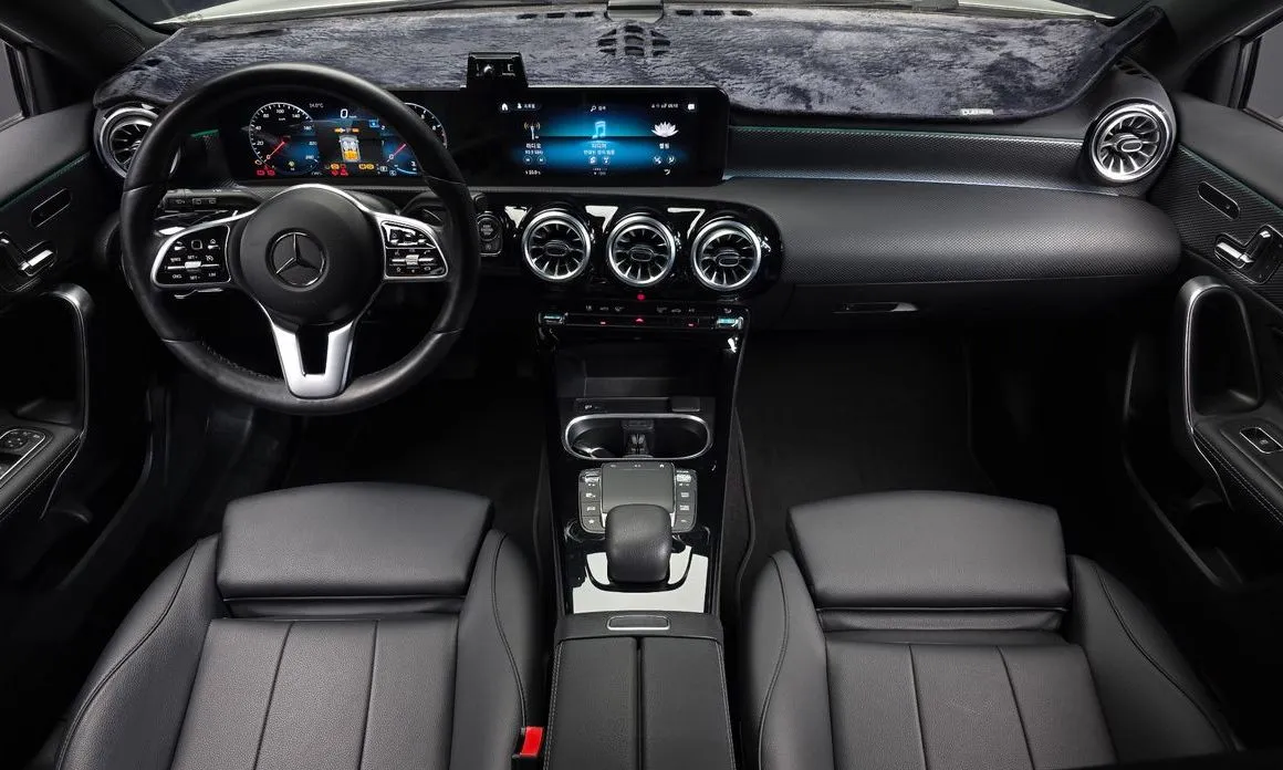 Mercedes-Benz A-Class 2023 из KR, фото 9