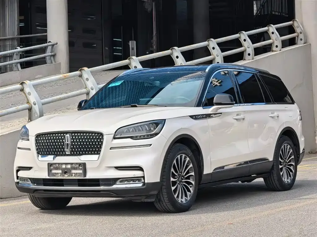 Lincoln Aviator — фото 1