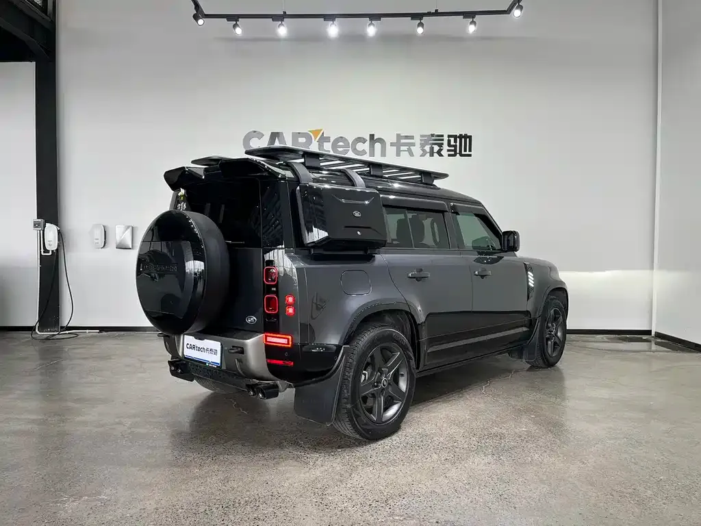 Land Rover Defender — фото 10