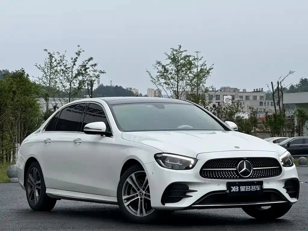 Mercedes-Benz E-Class — фото 9