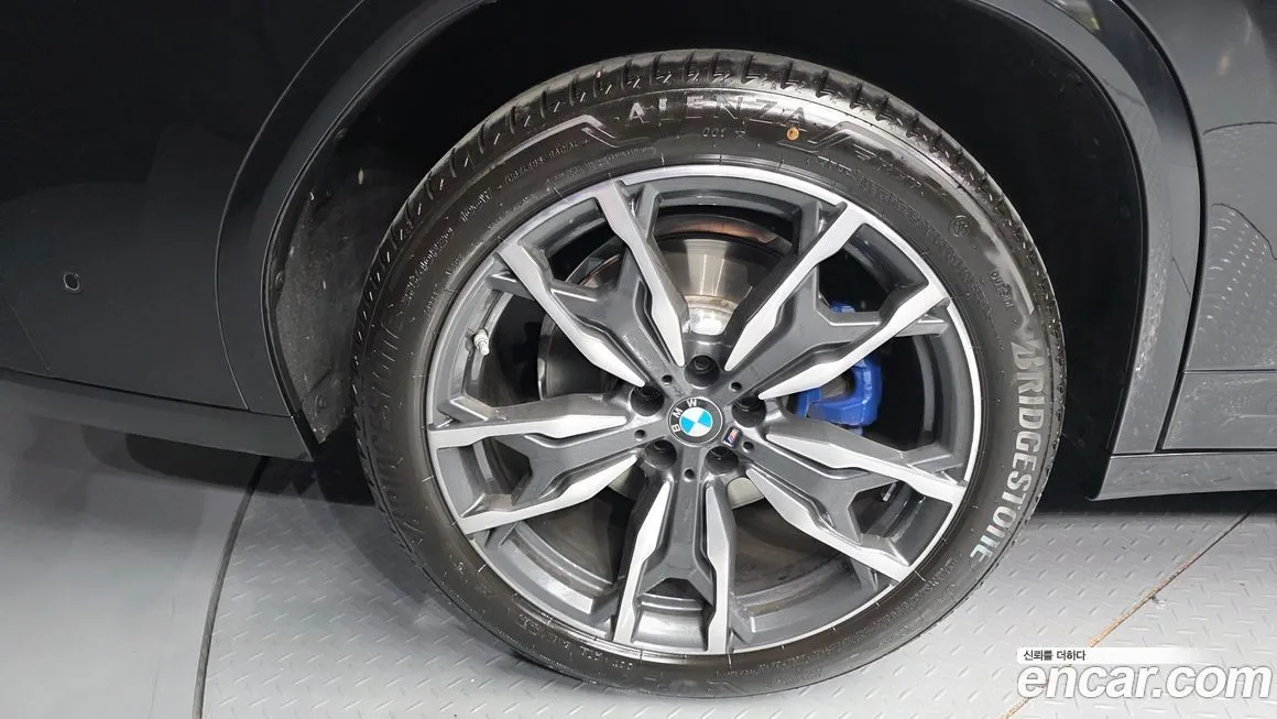 BMW X4 2025 из KR, фото 8