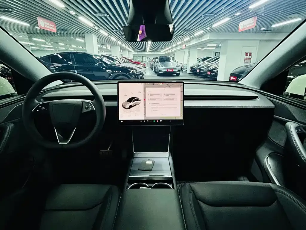Tesla Model Y — фото 8