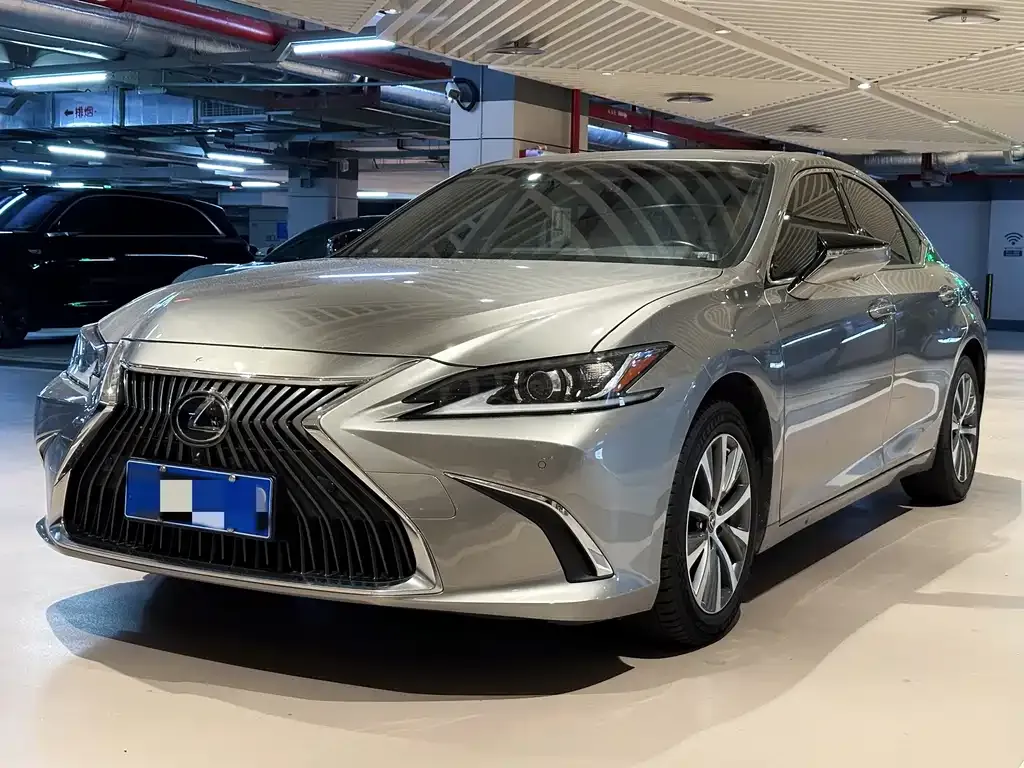 Lexus ES — фото 1