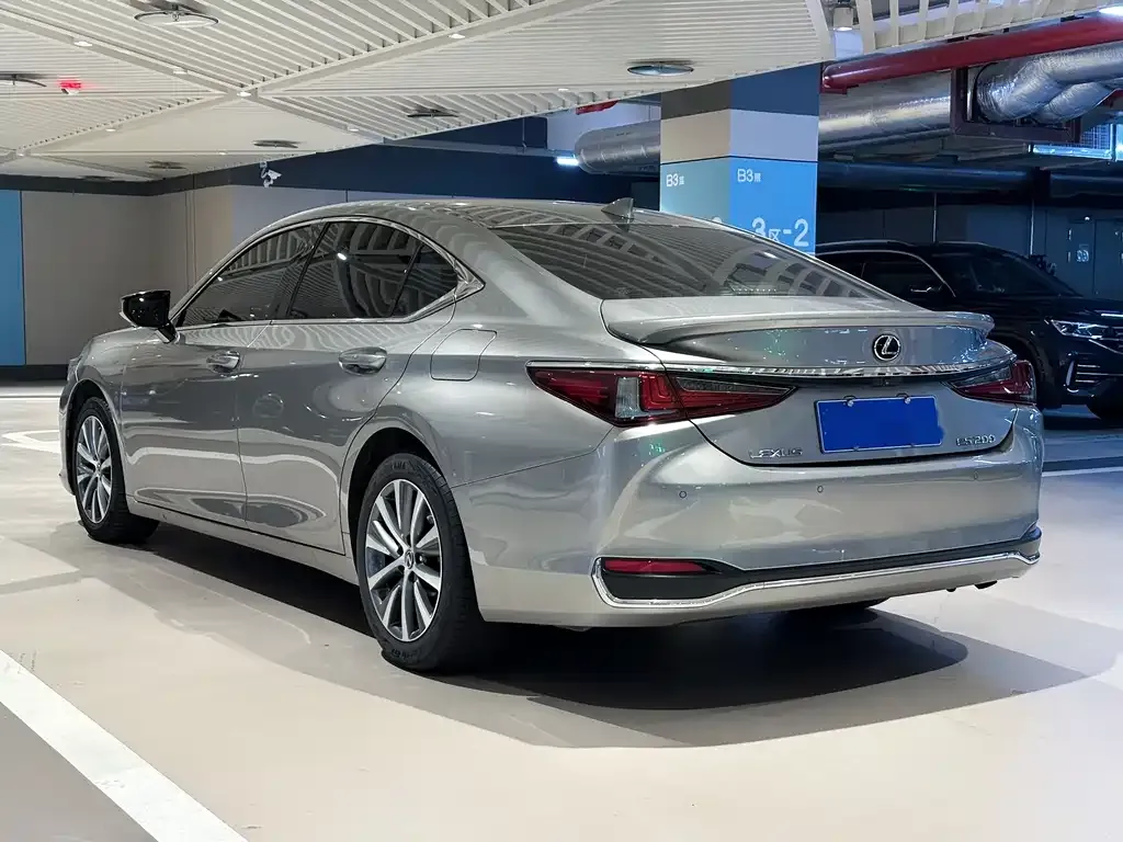 Lexus ES — фото 2
