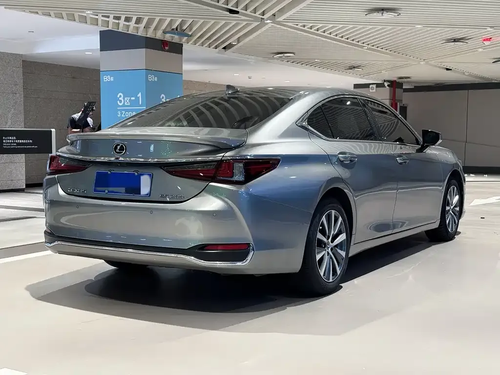 Lexus ES — фото 7