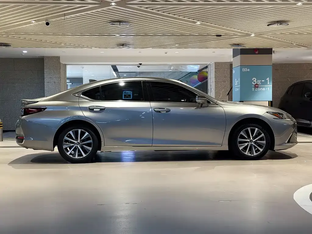 Lexus ES — фото 3