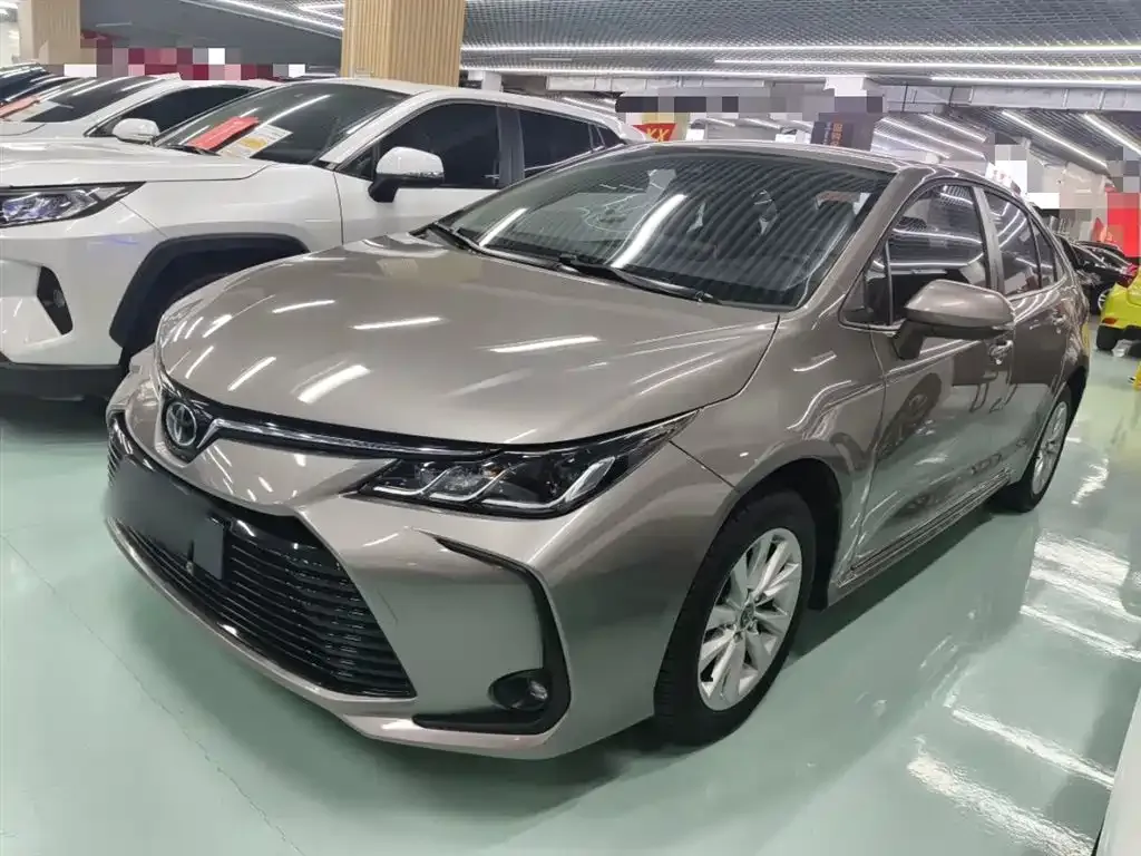 Toyota Corolla — фото 1