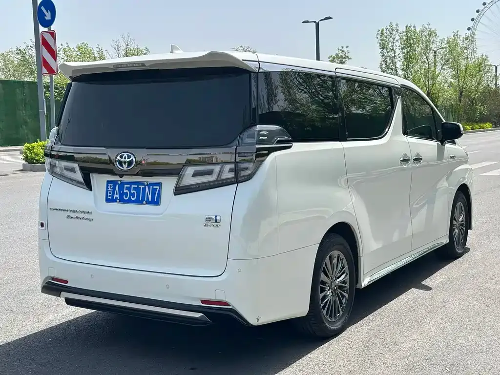 Toyota Vellfire — фото 9