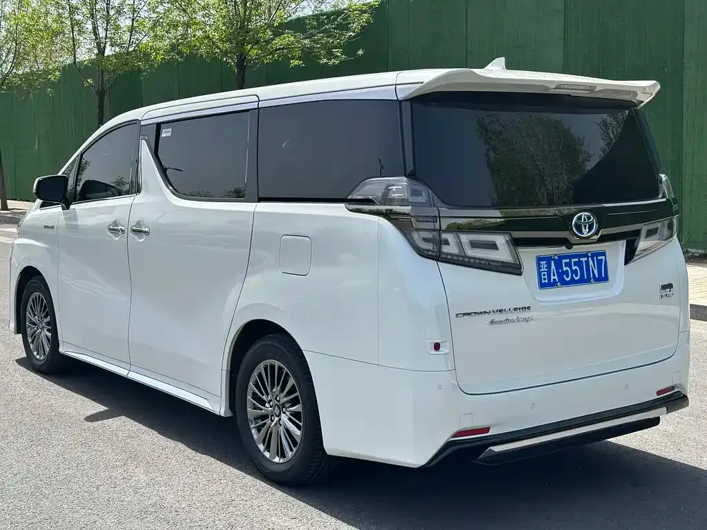 Toyota Vellfire — фото 6
