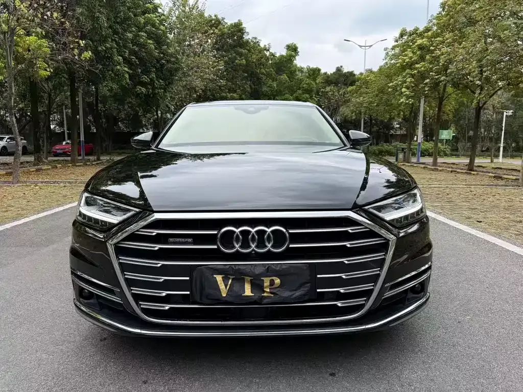 Audi A8 — фото 9