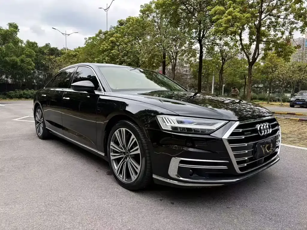 Audi A8 — фото 6