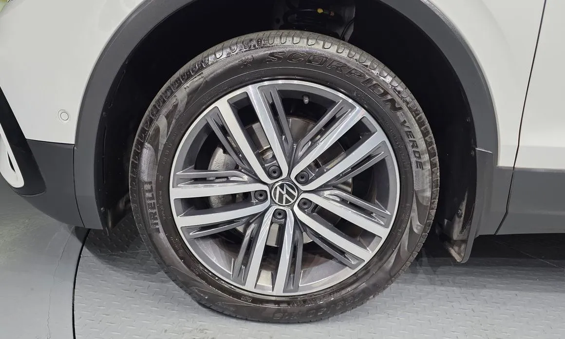 Volkswagen Tiguan — фото 8