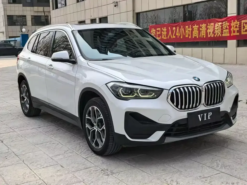 BMW X1 — фото 1