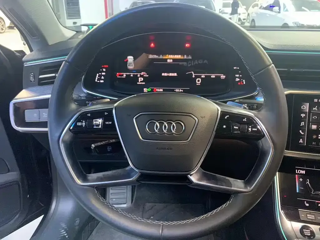 Audi A7L — фото 10