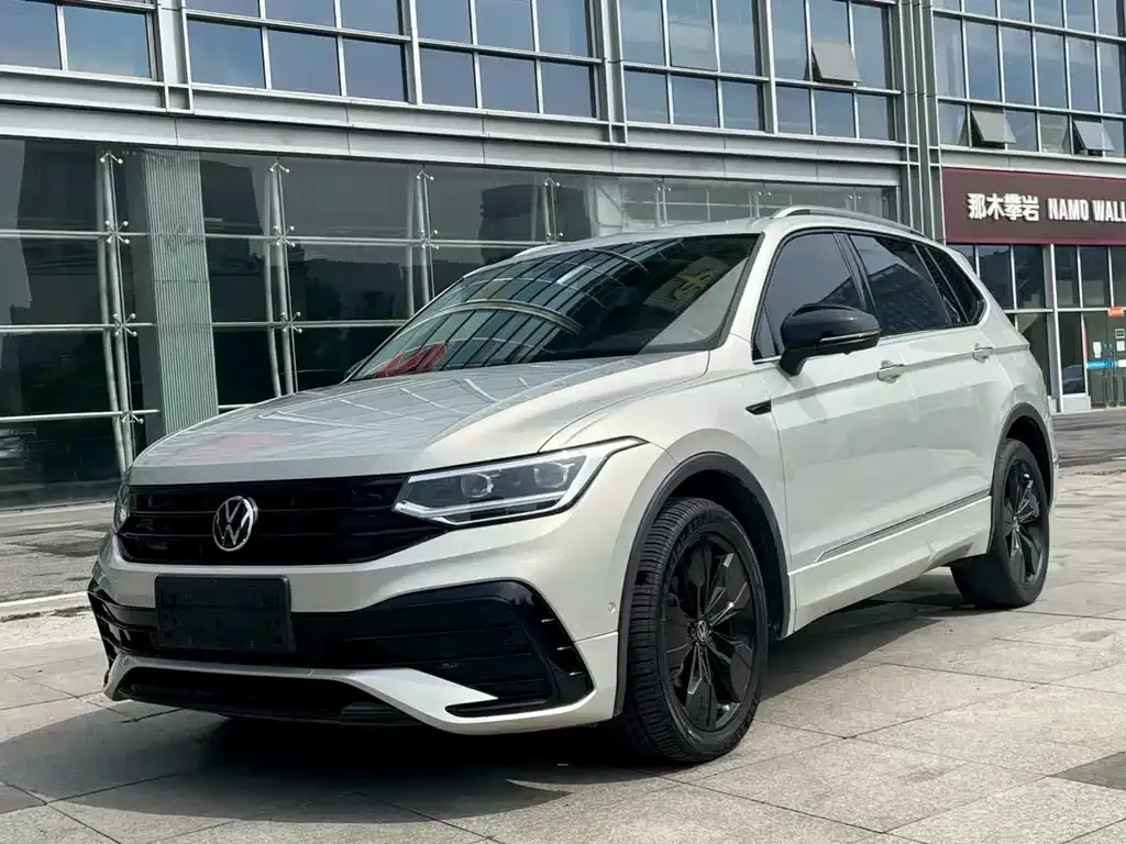 Volkswagen Tiguan L — фото 8