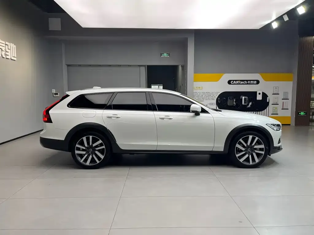 Volvo V90 — фото 7