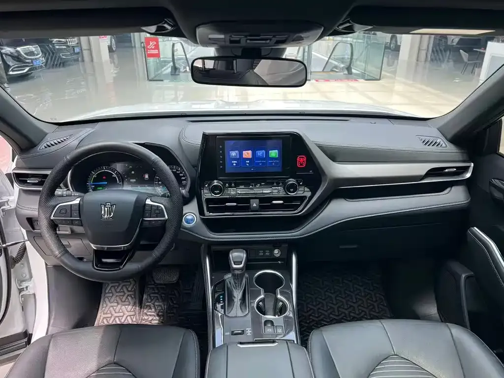 Toyota Crown Kluger 2023 из CN, фото 4