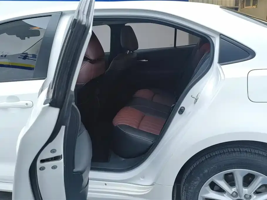 Toyota Corolla 2021 из CN, фото 10