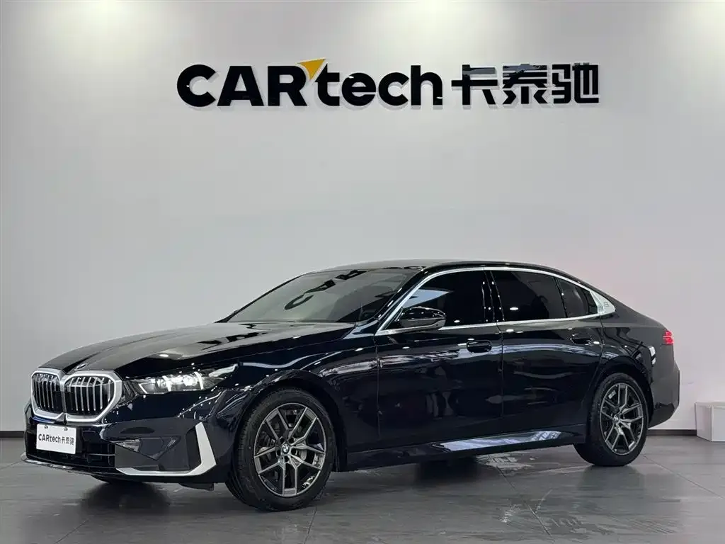 BMW 5 Series 2024 из CN, фото 1