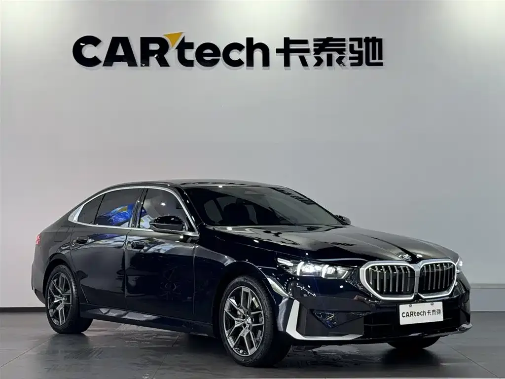 BMW 5 Series 2024 из CN, фото 5