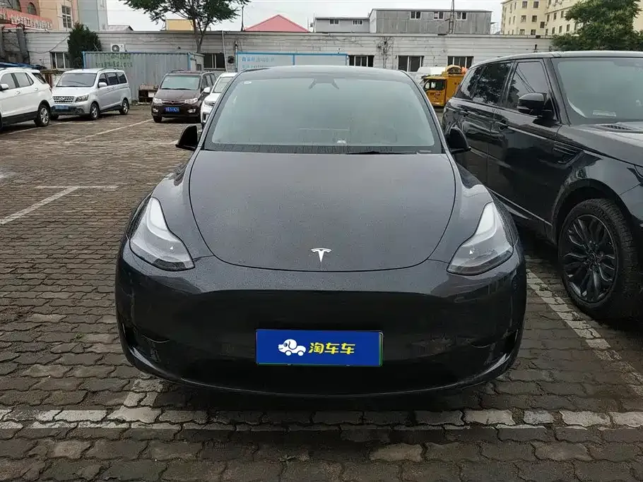 Tesla Model Y — фото 10