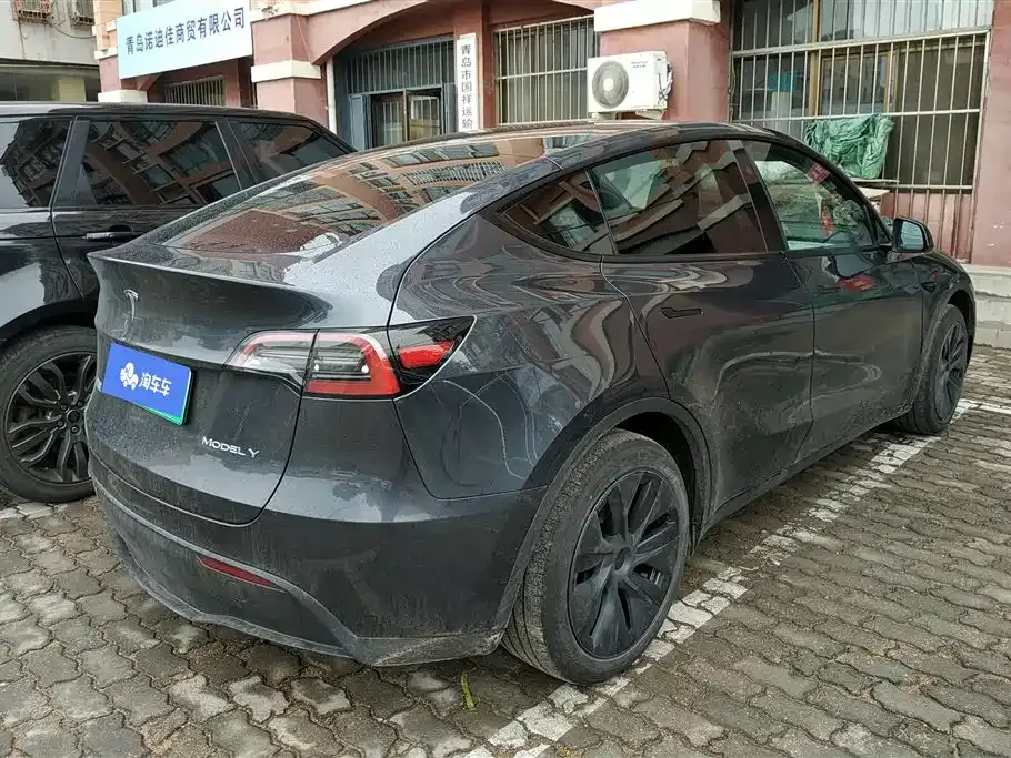Tesla Model Y — фото 9