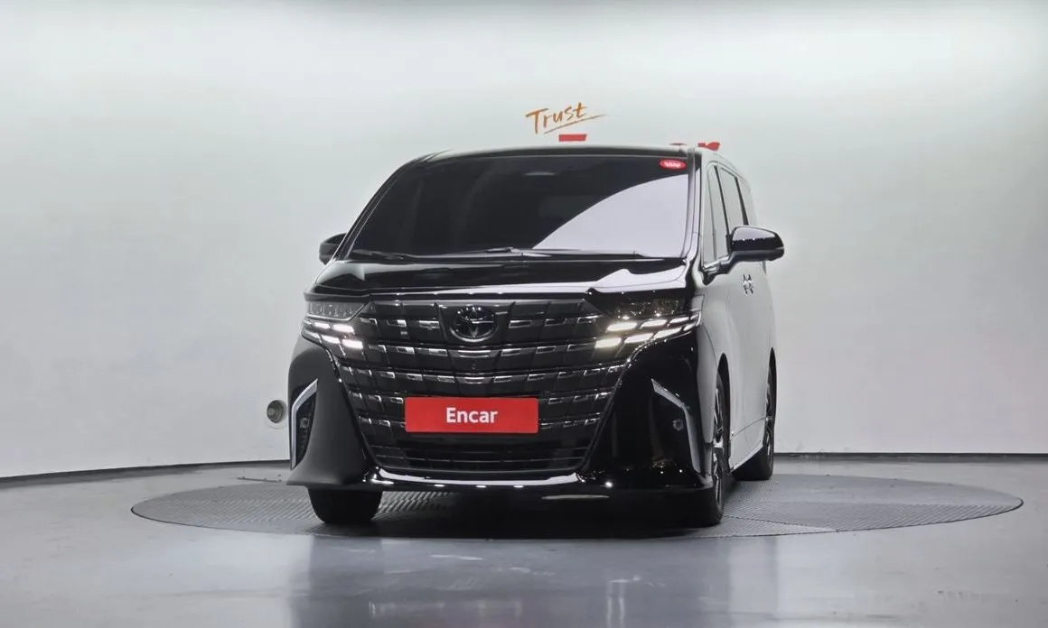 Toyota Alphard — фото 2