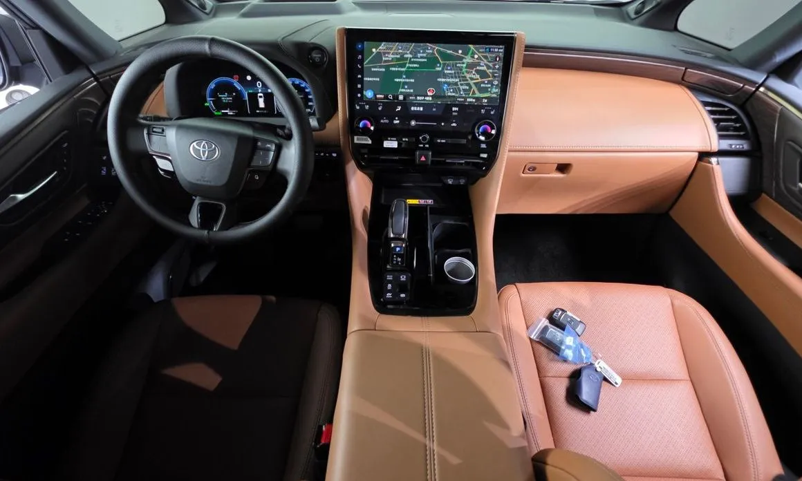 Toyota Alphard — фото 8