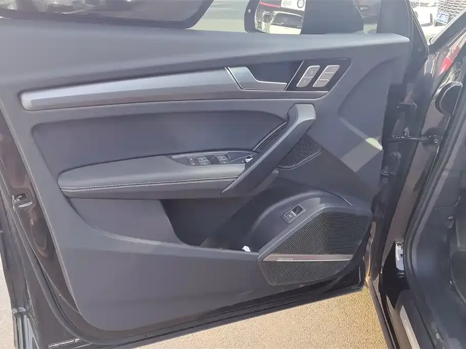 Audi Q5L 2024 из CN, фото 2