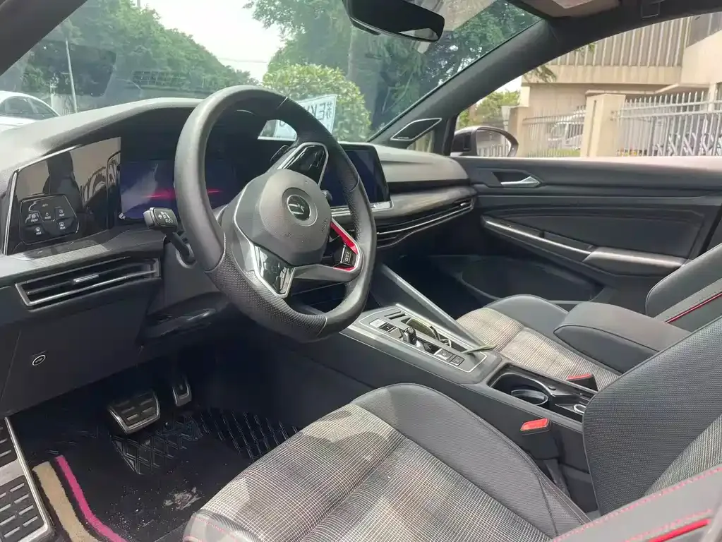 Volkswagen Golf GTI — фото 6