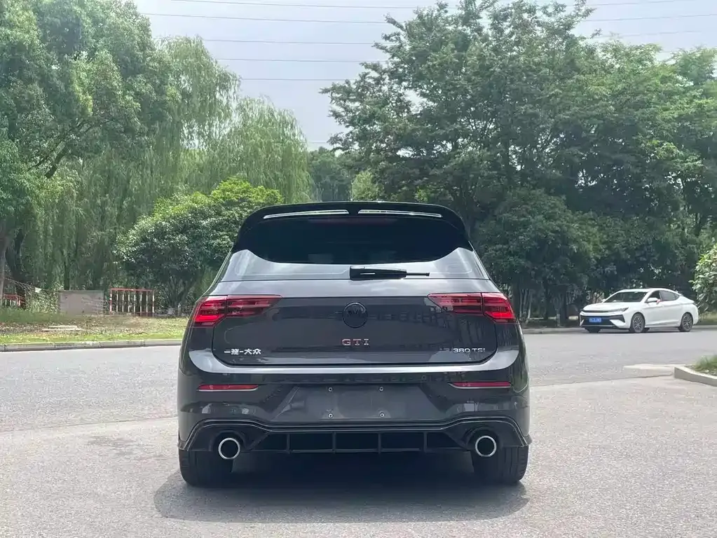 Volkswagen Golf GTI — фото 9