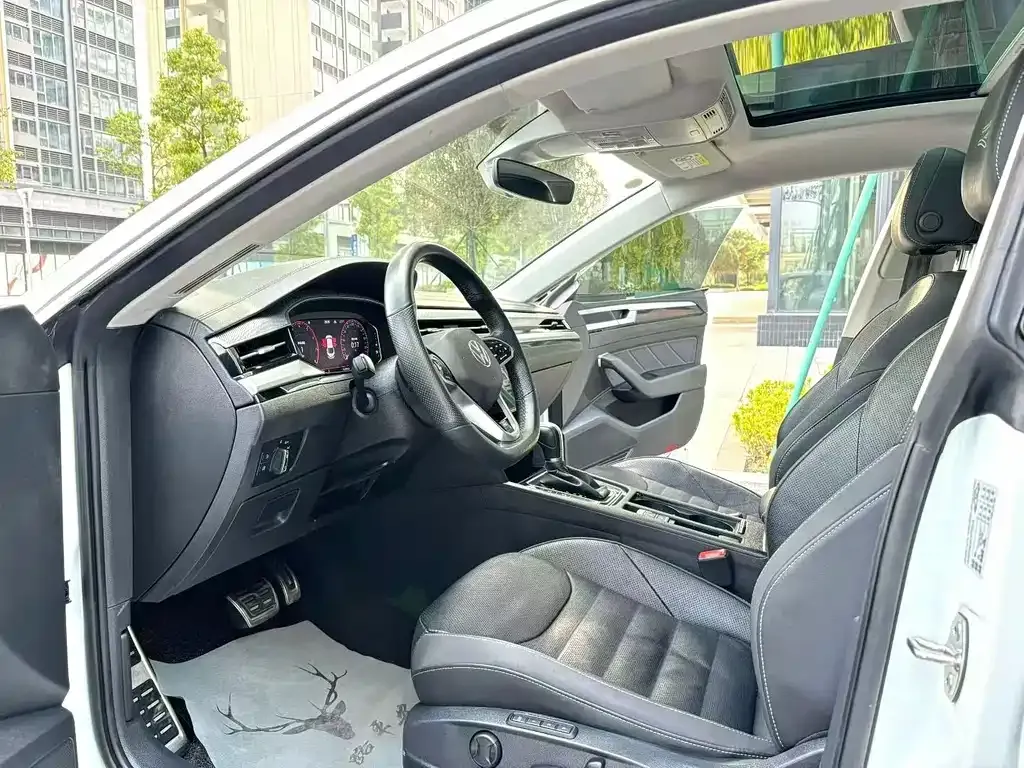 Volkswagen CC 2023 из CN, фото 9
