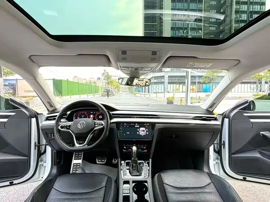 Volkswagen CC 2023 из CN, фото 8