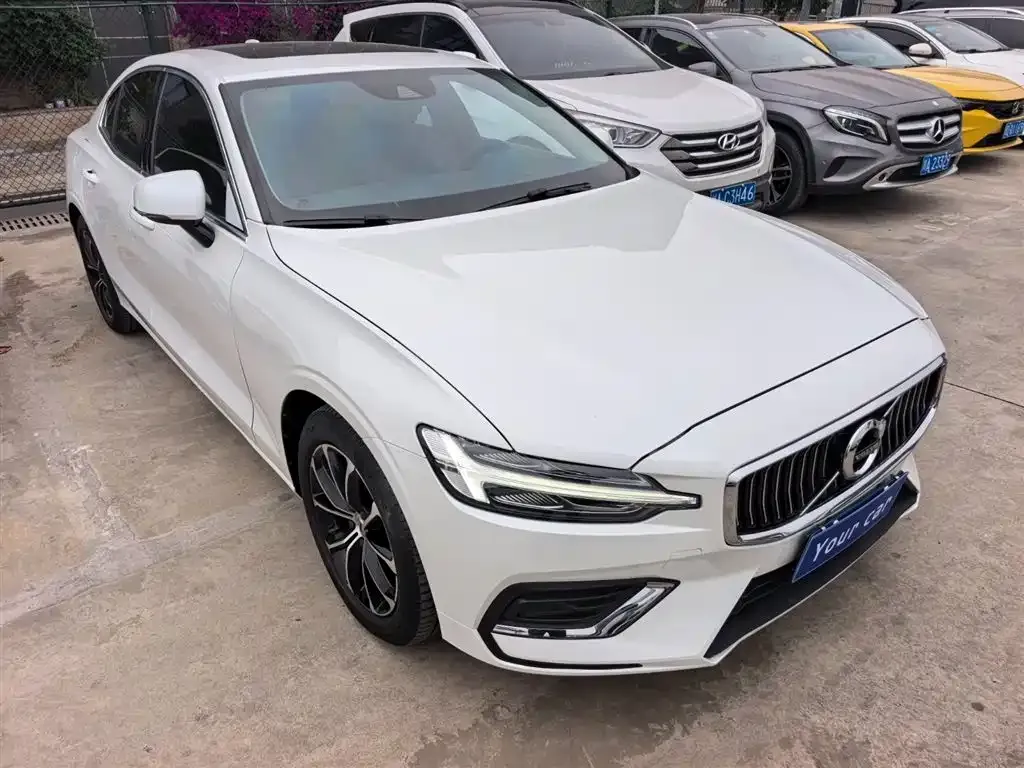 Volvo S60 — фото 4