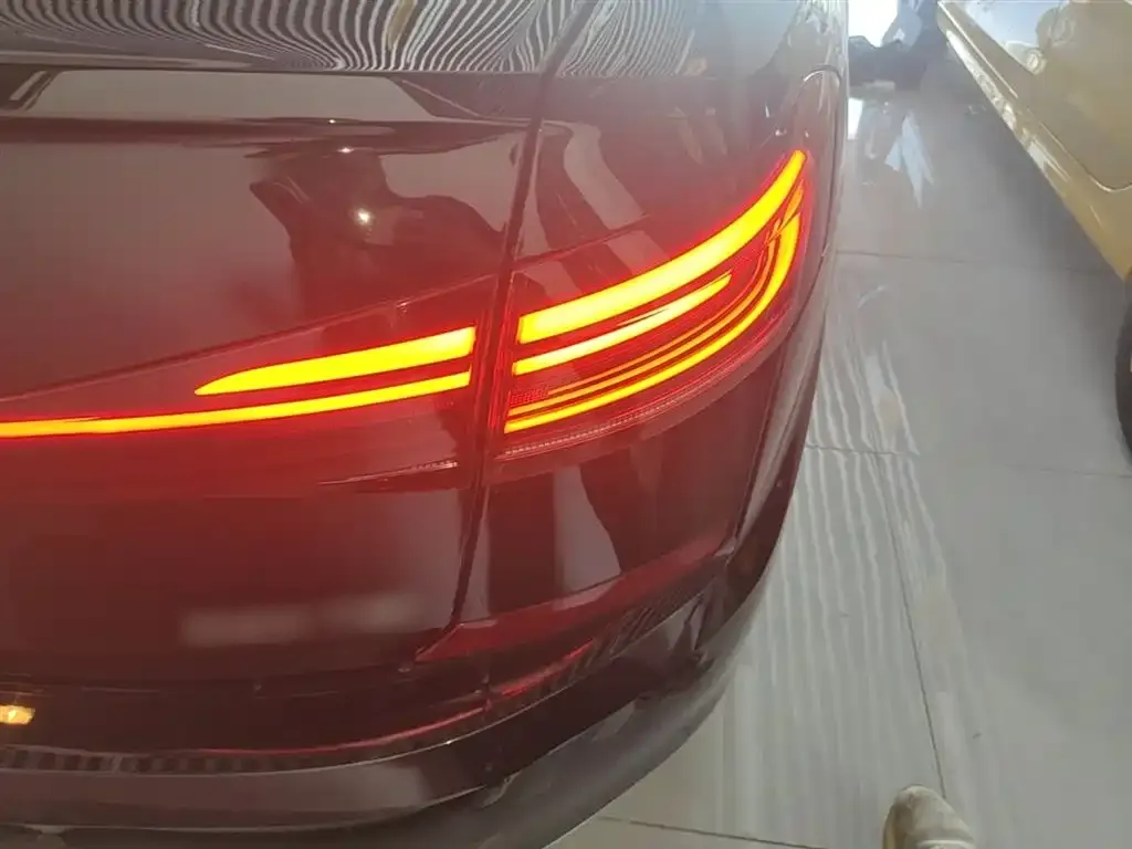 Volkswagen Passat — фото 10