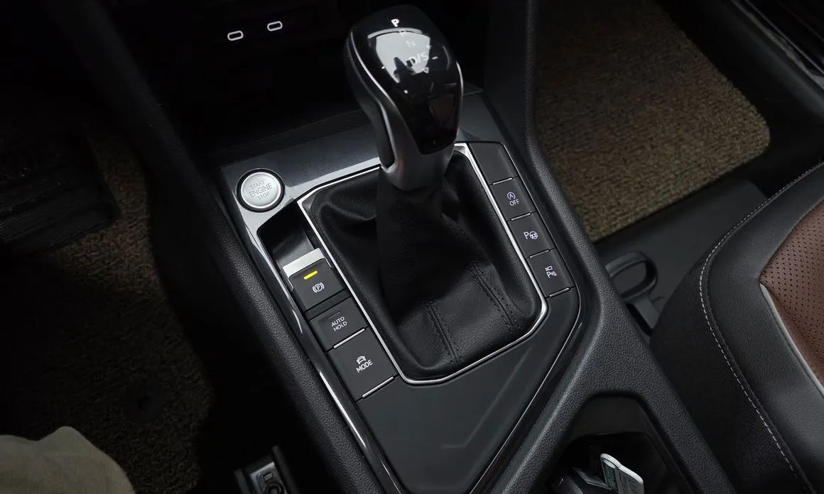 Volkswagen Tiguan — фото 8